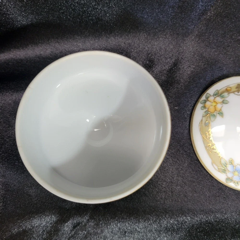 Hand Painted Nippon Round Floral Pedestal Powder Trinket Box Gold Trimmed